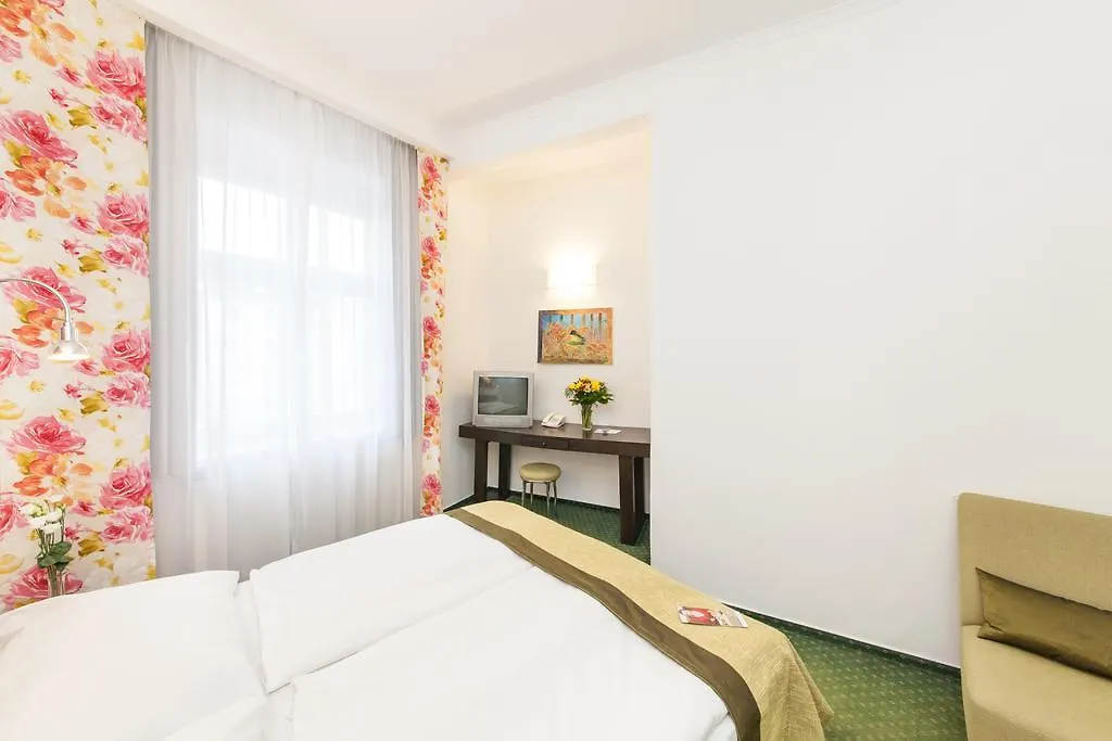 Hotel Vitkov Prag 4*,